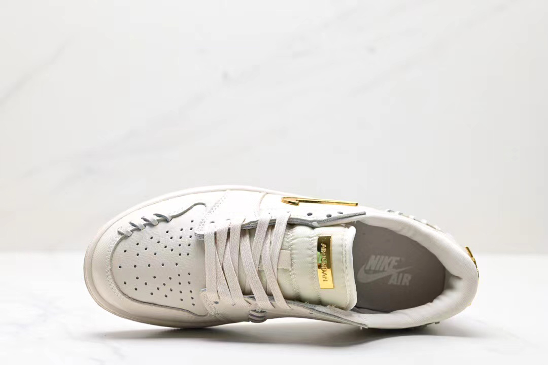 White and gold 1s 2025