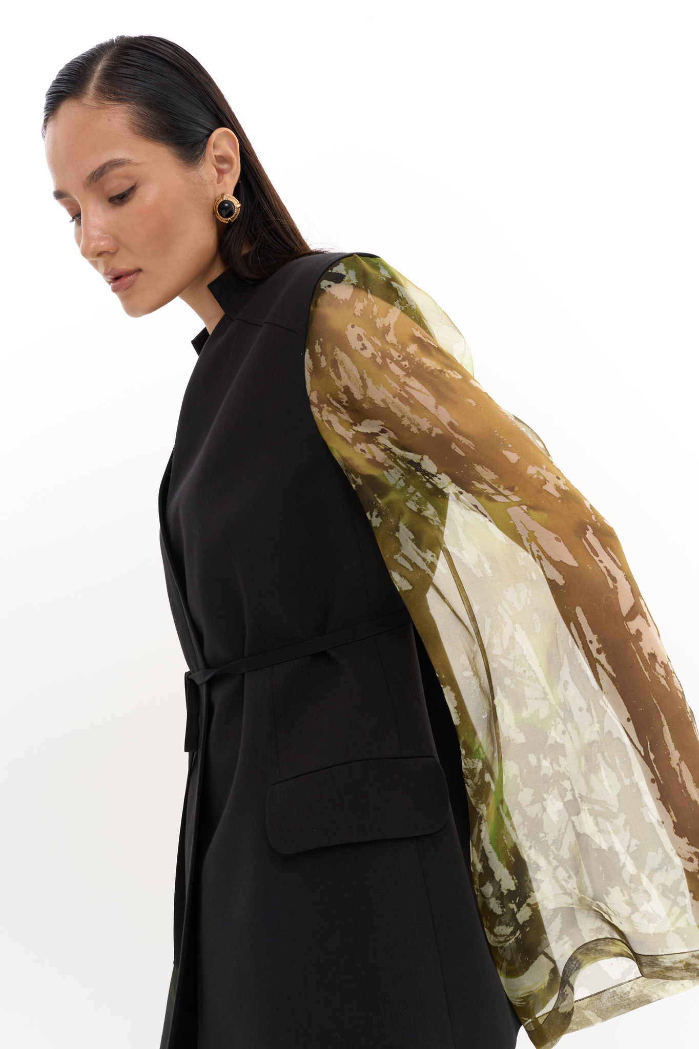 Женский жакет свободного кроя с шелковыми рукавами