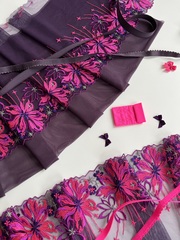 Вышивка на сетке фиолетовая/неон 24 см (левая)