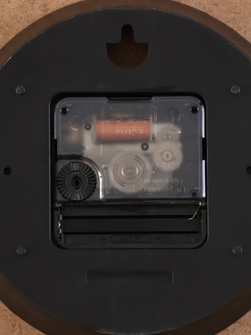 Часы кварцевые настенные 