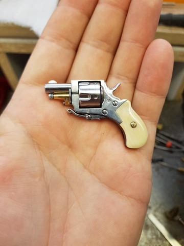 Miniature Buldog n.2 revolver