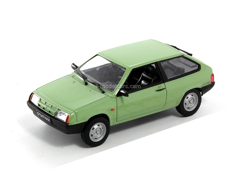 VAZ-2108 Sputnik Lada Samara light green 1:43 DeAgostini Auto Legends USSR #21