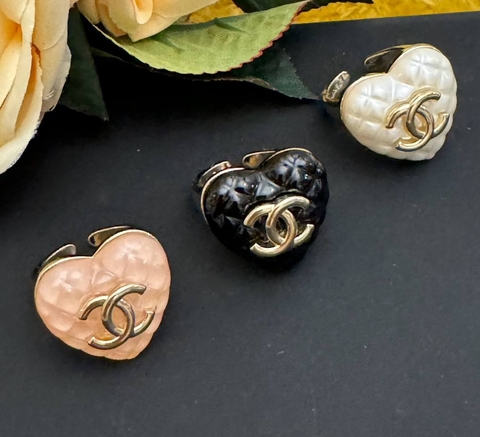 Кольцо CHANEL в форме сердца