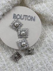 Пуговицы квадратные с горным хрусталем и жемчугом