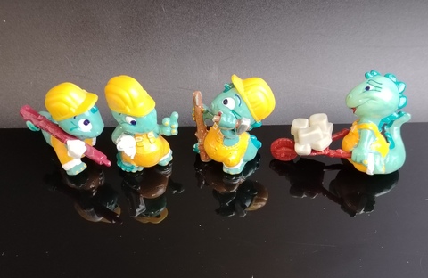 Динозавры строители Kinder Ferrero 1995 год 4 штуки