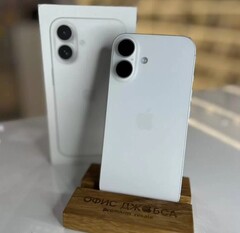 iPhone 16, 128 ГБ б/у