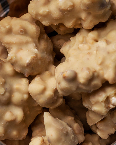 Белый шоколад с кусочками миндаля “Шоко Байтс Вайт Альмонд” (“Shoko Bites White Almond”) 120г