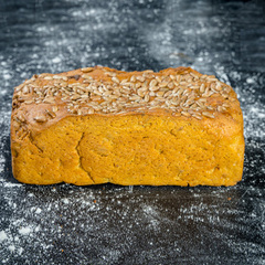 Хлеб безглютеновый кукурузный с семечками и кунжутом / 465 гр