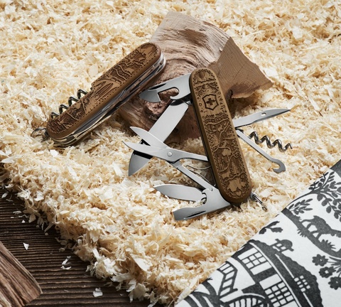 Нож складной Victorinox Climber Wood Swiss Spirit Limited Edition 2021 (1.3701.63L21)
