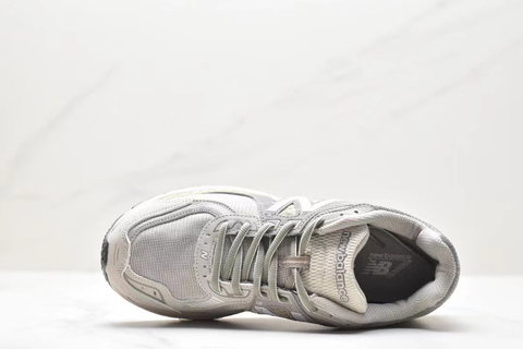 New Balance 860 V 2 'Timberwolf Moonbeam' 