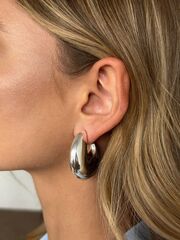 34723-sergi-bazovyj-garderob-tolstye-kapli-v-stilistike-bottega-serebro-zoloto