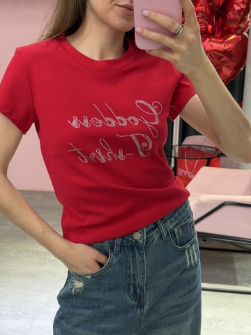 Футболка со стразами красный