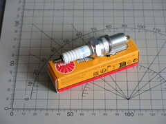 Свеча зажигания NGK 4929 DPR8EA-9 DPR8EA9