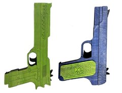 Пистолет Дерево стреляет резинками 22-25см в ассорти