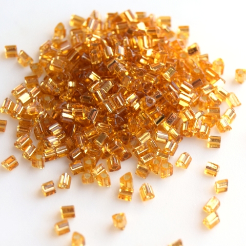 Бисер японский TOHO Triangle треугольный 11/0 0022 светло-золотистый