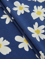 Ткань штапель принт Ромашки на синем, 105 гр/м, ш. 142 см