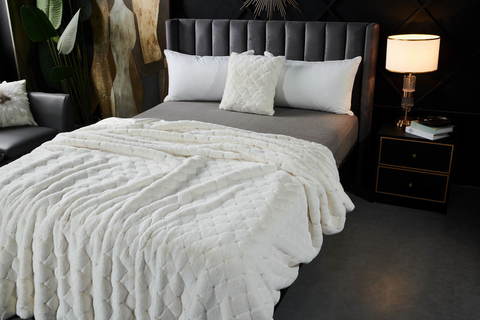 Плед 220x240 Sofi De MarkO Бернард молочный