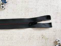 Молния влагостойкая, Т3, L 20 см, чёрный с красным