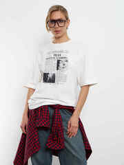 Футболка женская с оверсайз Модная пресса (молочный)