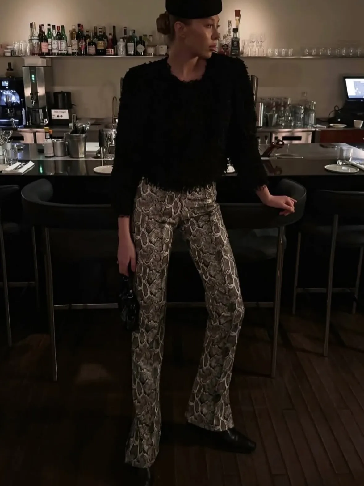 Брюки с разрезами из экокожи, Серый