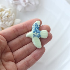 Подвеска фарфоровая Птичка салатовая 34*42 мм S035