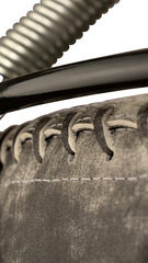 Боксерский мешок DIKO FILIPPOV буйволиная кожа 180см/40см/78-80кг, бежево-черный