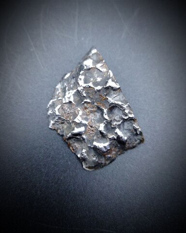 Горбушка метеорита Сеймчан (палласит)