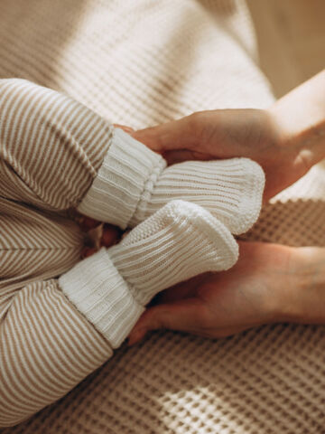 Теплые вязаные носочки