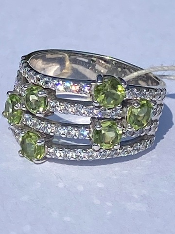 1100162-хризолит (кольцо из серебра)