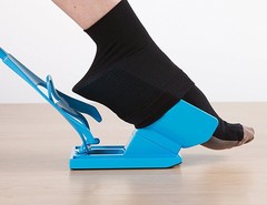 Помощник для надевания носков Sock Slider