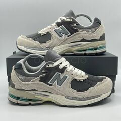 New balance 2002R