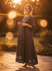 Кира. Платье льняное с вышивкой по низу PL-422545