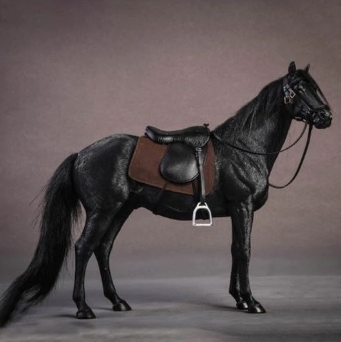 Модель Немецкой Ганноверской лошади