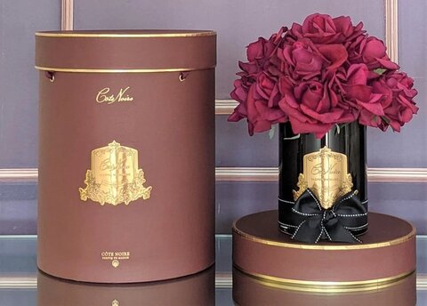 Ароматизированная роза в черной вазе и 2 спрея по 10мл Grand Bouquet Black glass carmine red