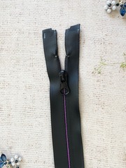 Молния влагостойкая, Т7, L 80 см, чёрный с фиолетовым