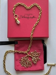 kole-vetki-dereva-v-stilistike-schiaparelli