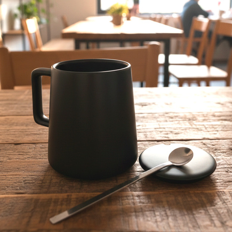 Керамическая кружка с крышкой и ложкой SWED HOUSE, черный, 410 мл
