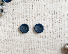 Пуговицы блузочные, 2 прокола, d 1,1 см