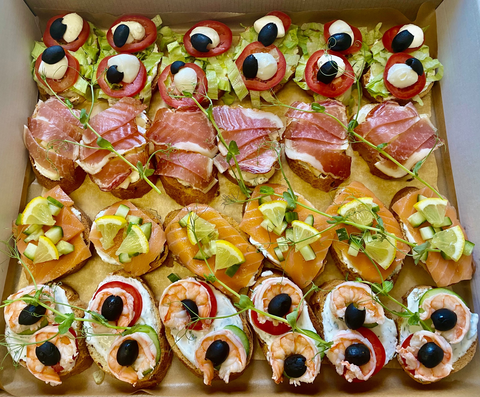 Бокс с брускеттами (24 шт) ПРЕДЗАКАЗ