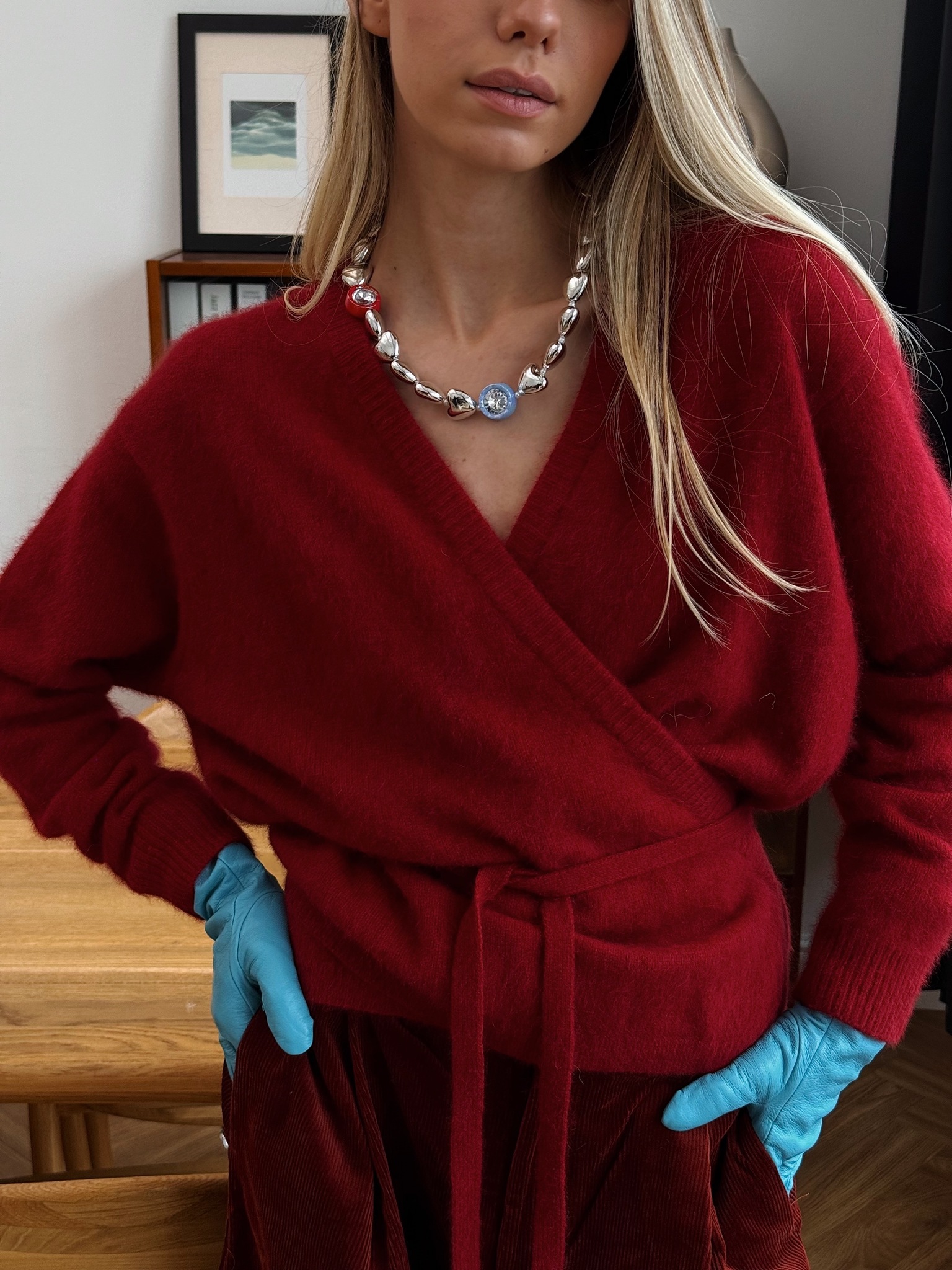 Бордовый кардиган из шерсти енота на завязках