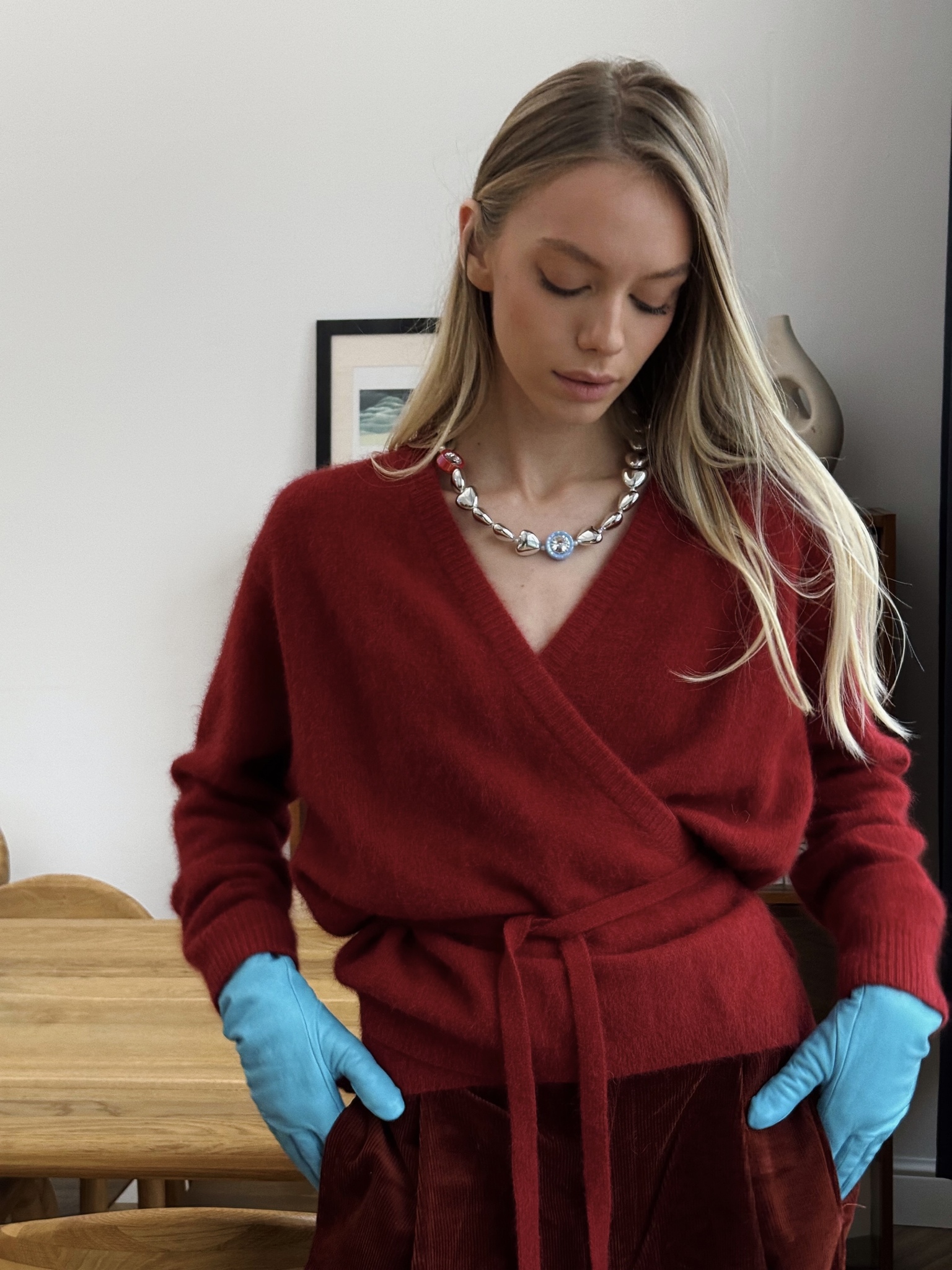 Бордовый кардиган из шерсти енота на завязках