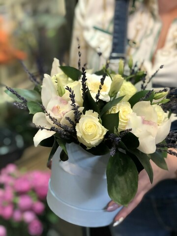 Коробка "Орхидея в лаванде"