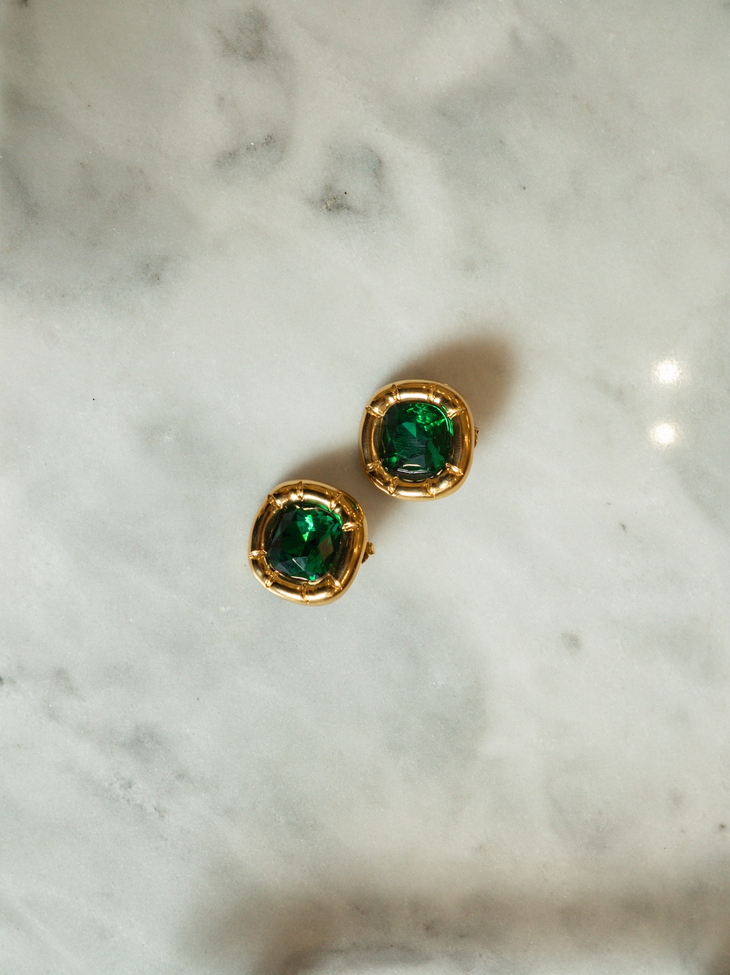 Серьги с зеленой сердцевиной