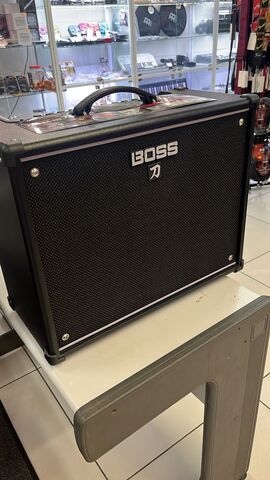 BOSS KTN-100 гитарный усилитель