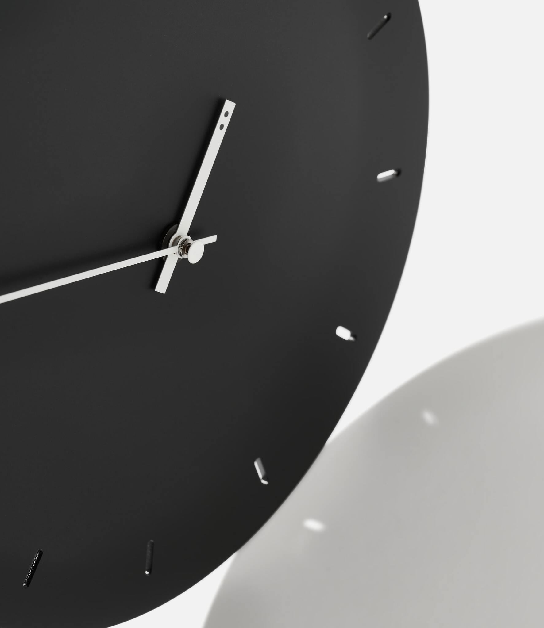 TOO Designs Minimal Clock Black — настенные часы