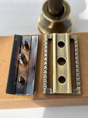 Станок для бритья на подставке латунь закрытая голова