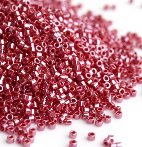 DB-1564 Бисер цилиндрический Миюки делика 11/0 /Miyuki delica 11/0 Opaque Dark Red Luster