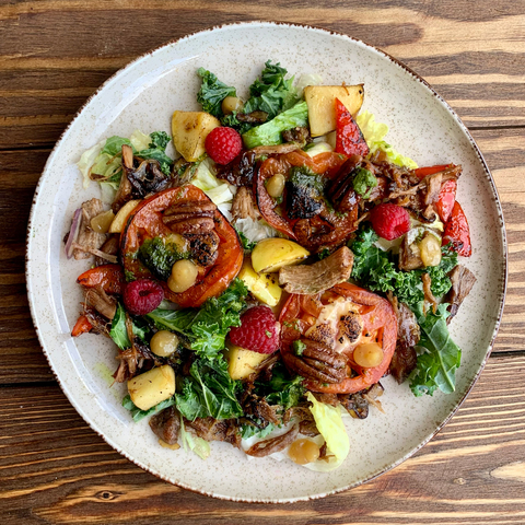 Duck salad with baked vegetables