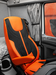 Чехлы Люкс DAF XF 106 (экокожа, оранжевый, черная вставка)