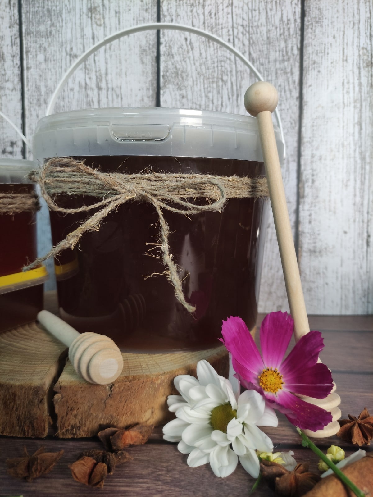 Натуральный мёд Ведерко с мёдом, 2,75 л CiNSAR3Lipw.jpg